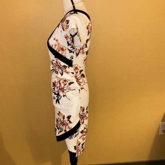 Lovely Floral Dress - Picture 3 of 6